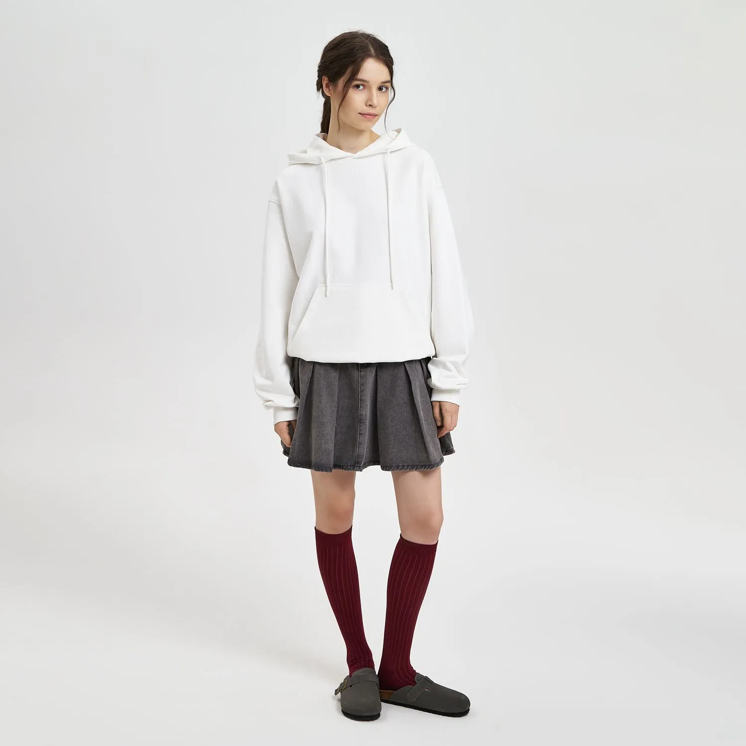 Худи релакс унисекс ADVENTURE, белый с логотипом компании. Цена 4 355 ₽. Артикул prtb23090.100