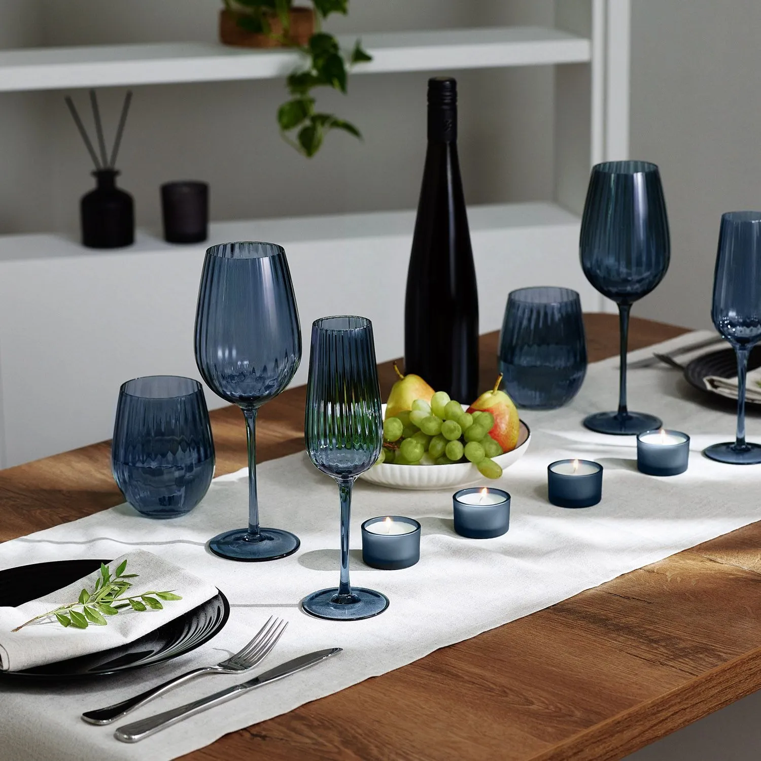 Бокал для вина Toscana, синий с логотипом компании. Цена 766 ₽. Артикул prtb730836.030