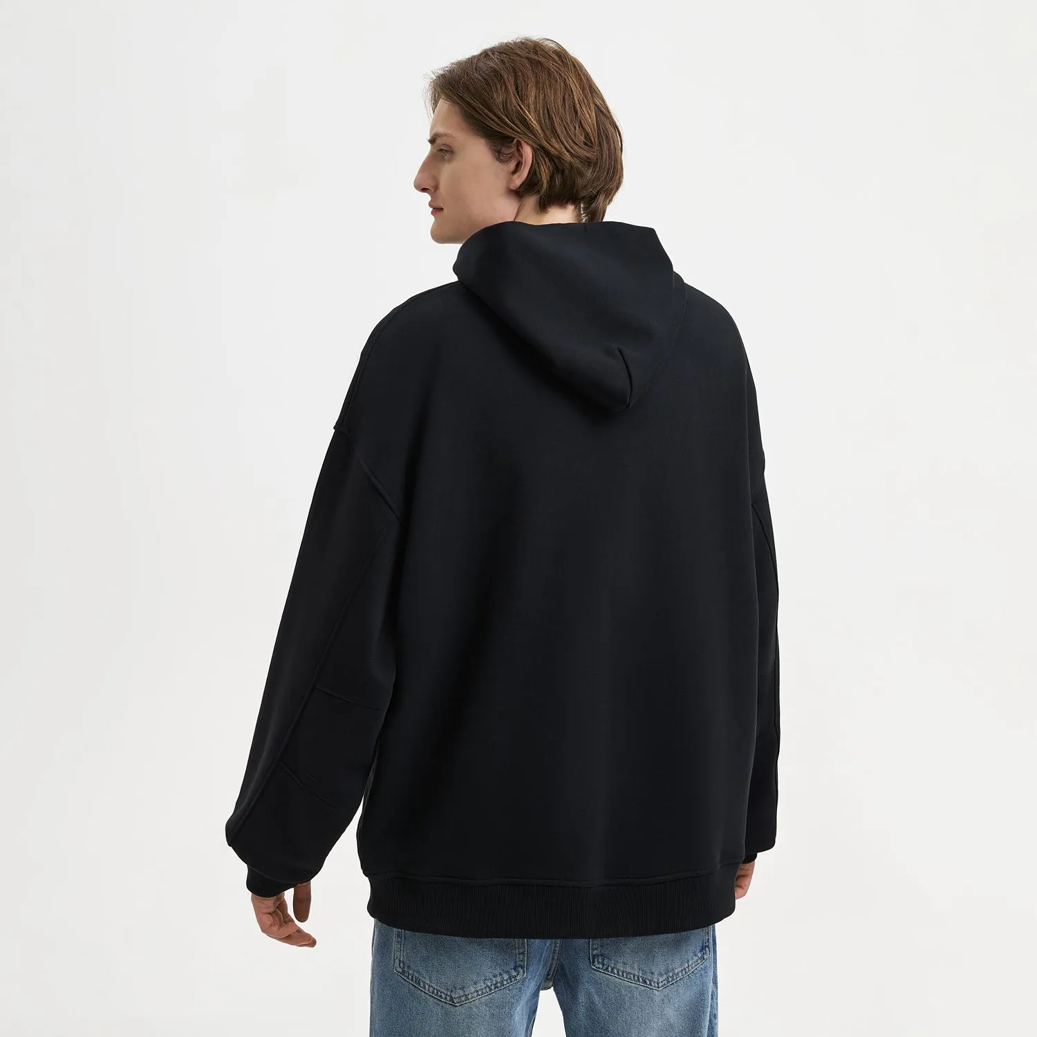 Худи оверсайз унисекс FUSION, черный с логотипом компании. Цена 3 870 ₽. Артикул prtb23091.010