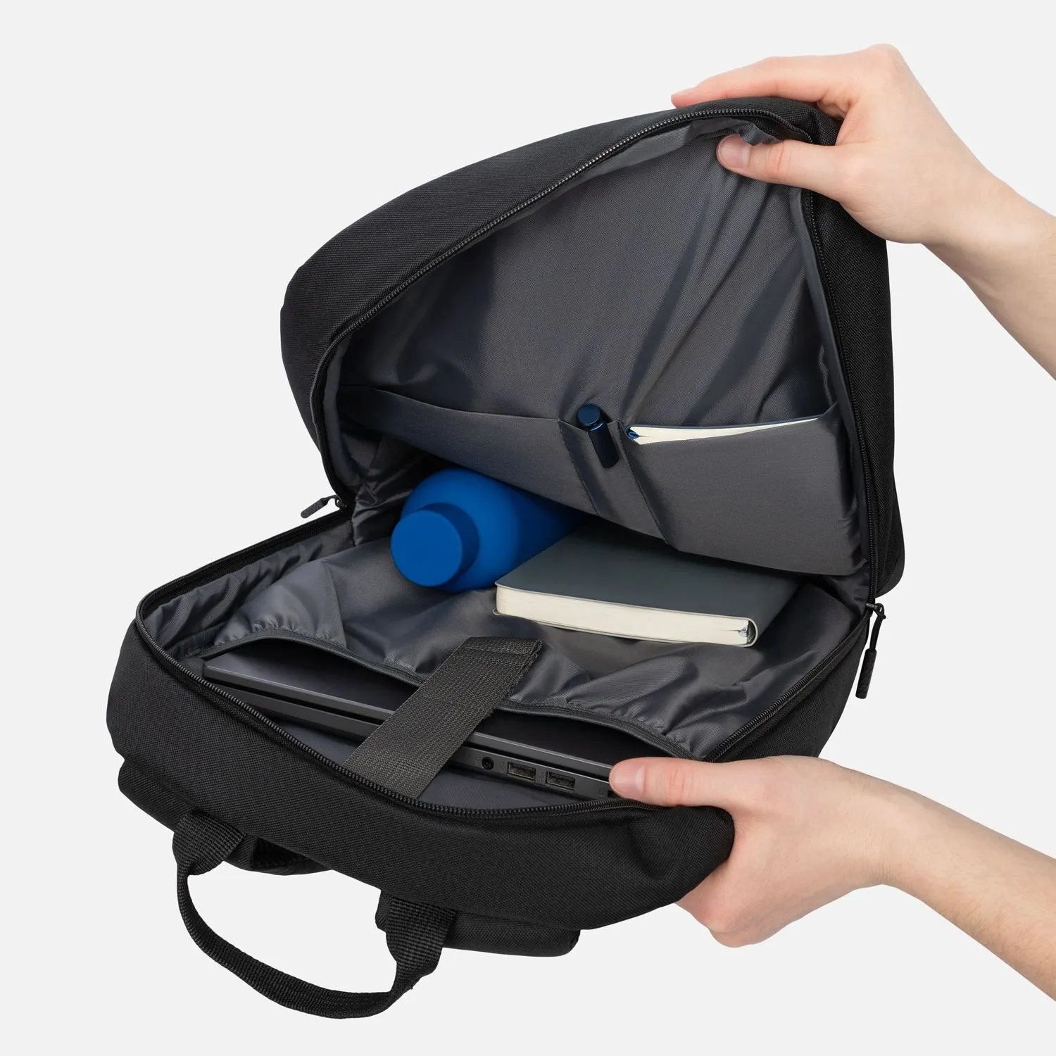 Рюкзак Sirius, черный с логотипом компании. Цена 3 715 ₽. Артикул prtb20084.010