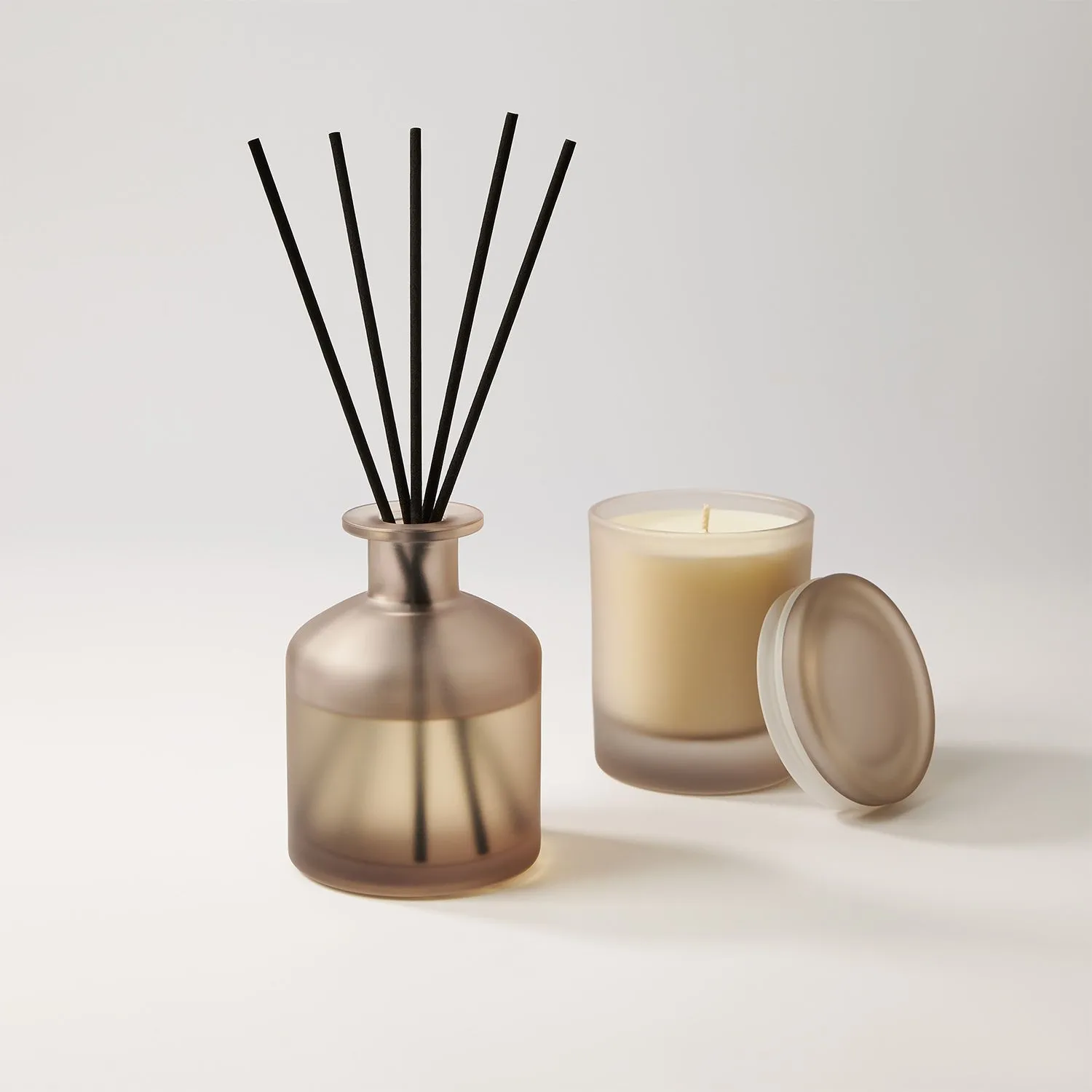 Диффузор ароматический Mizu, бежевый с логотипом компании. Цена 1 688 ₽. Артикул prtb730915.525