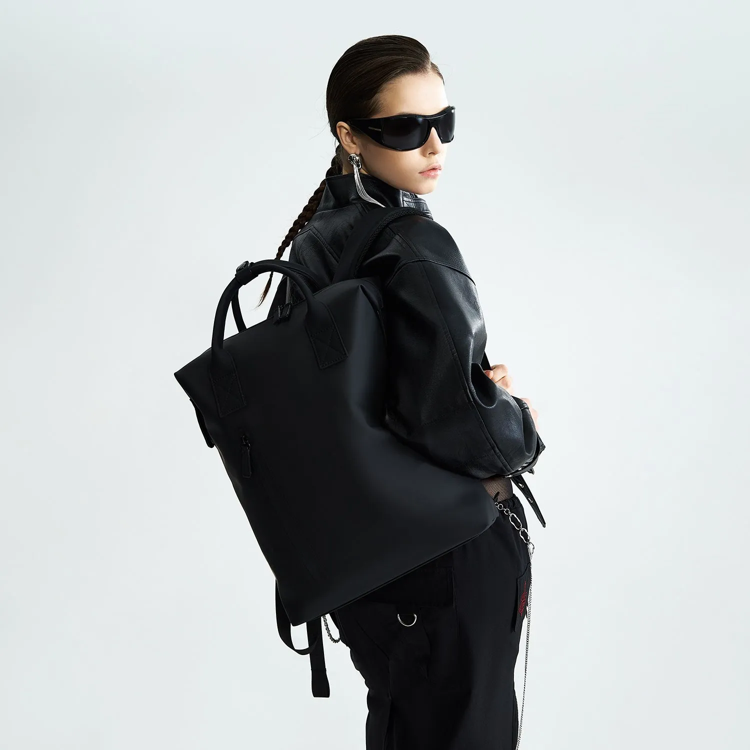 Рюкзак Madrid, черный с логотипом компании. Цена 6 645 ₽. Артикул prtb20086.010