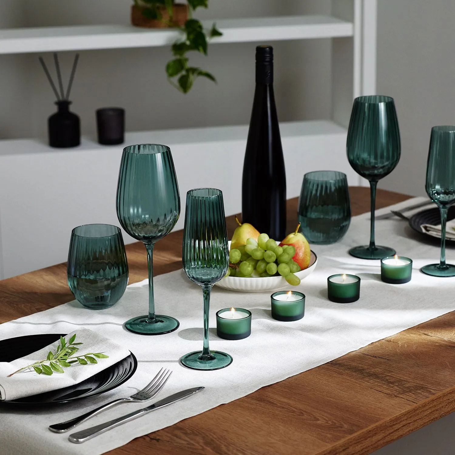 Бокал для вина Capri, зеленый с логотипом компании. Цена 766 ₽. Артикул prtb730836.040