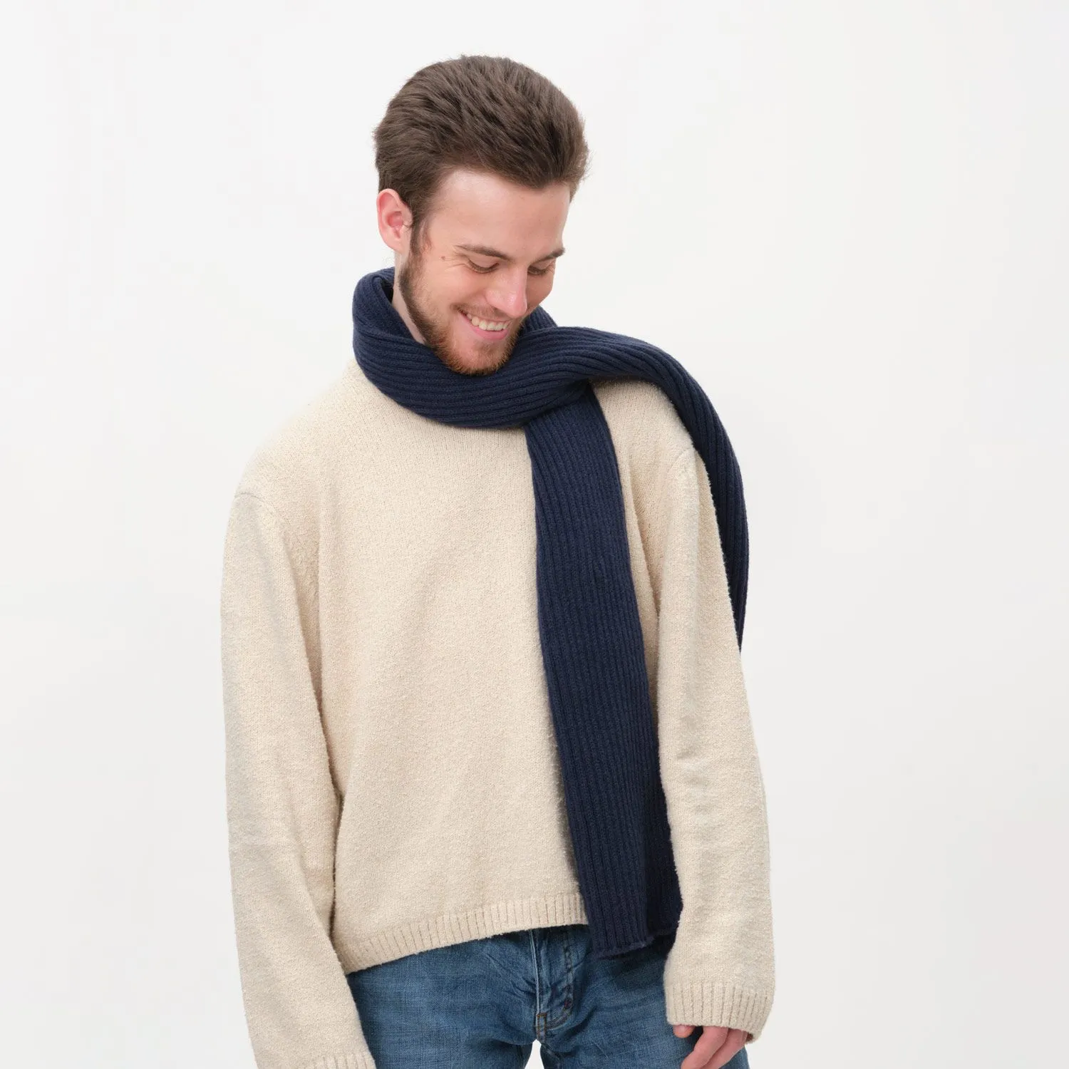 Шарф Forges вязаный, синий с логотипом компании. Цена 1 484 ₽. Артикул prtb20636.030