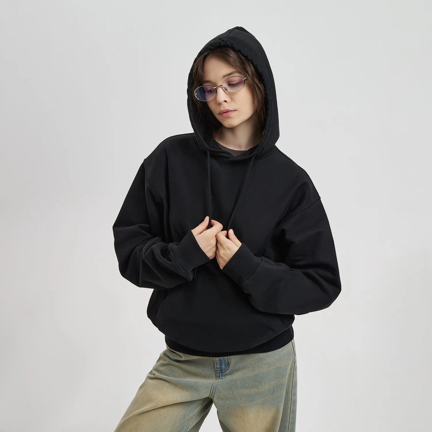 Худи релакс унисекс ADVENTURE, черный с логотипом компании. Цена 4 355 ₽. Артикул prtb23090.010