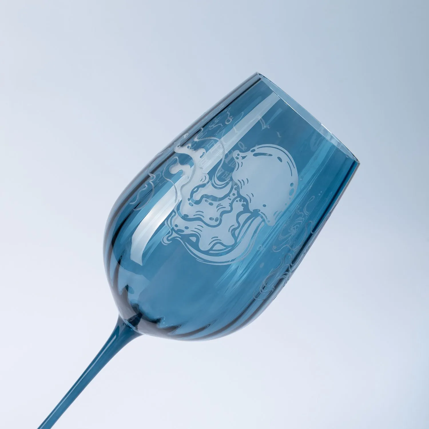 Бокал для вина Toscana, синий с логотипом компании. Цена 766 ₽. Артикул prtb730836.030