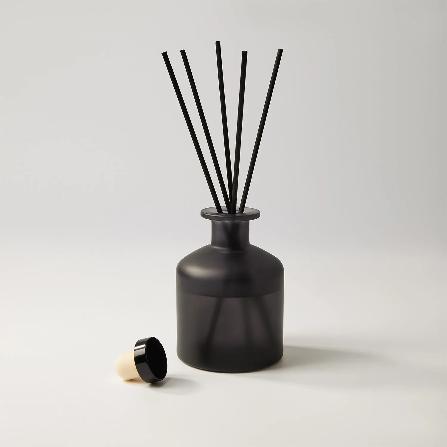 Диффузор ароматический Mizu, серый с логотипом компании. Цена 1 688 ₽. Артикул prtb730915.080