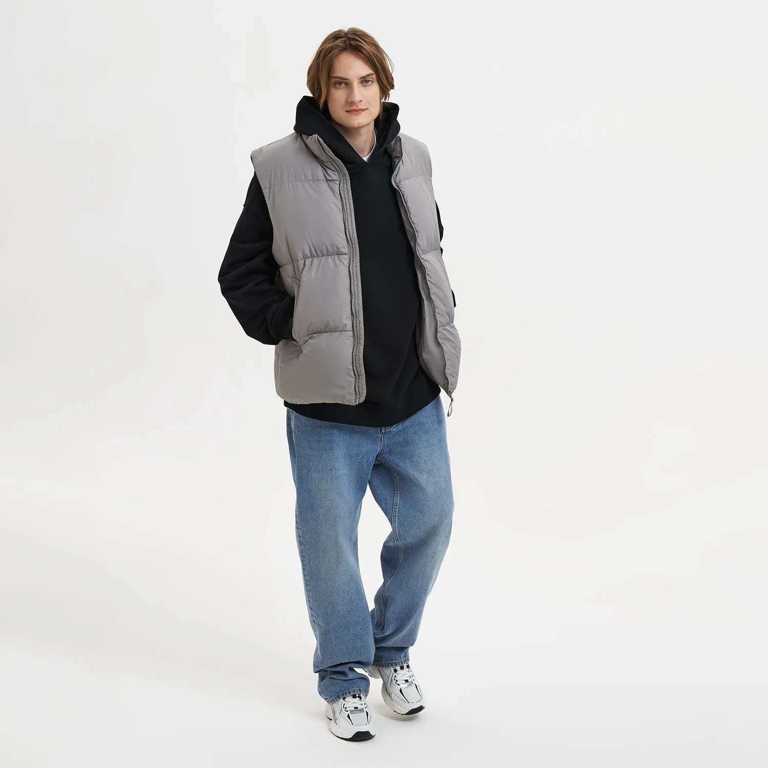 Худи оверсайз унисекс FUSION, черный с логотипом компании. Цена 3 870 ₽. Артикул prtb23091.010