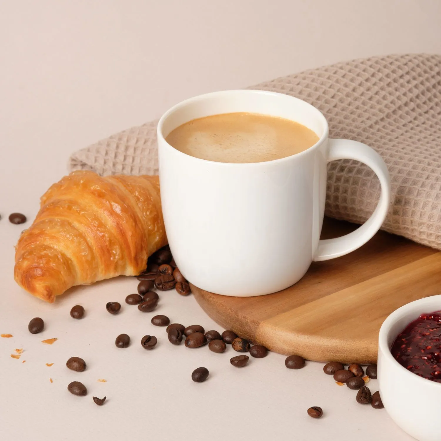 Кружка фарфоровая Dafna с логотипом компании. Цена 465 ₽. Артикул prtb23063.100