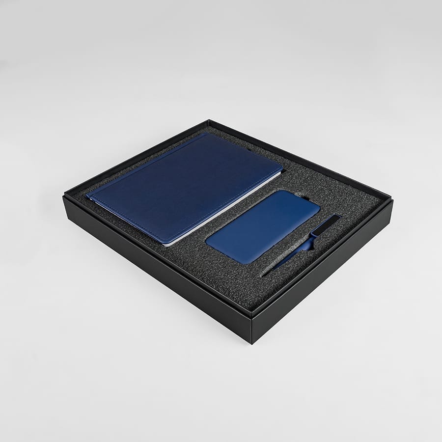 Набор подарочный BLISS: ежедневник, ручка и power bank в коробке  с ложементом для бизнеса