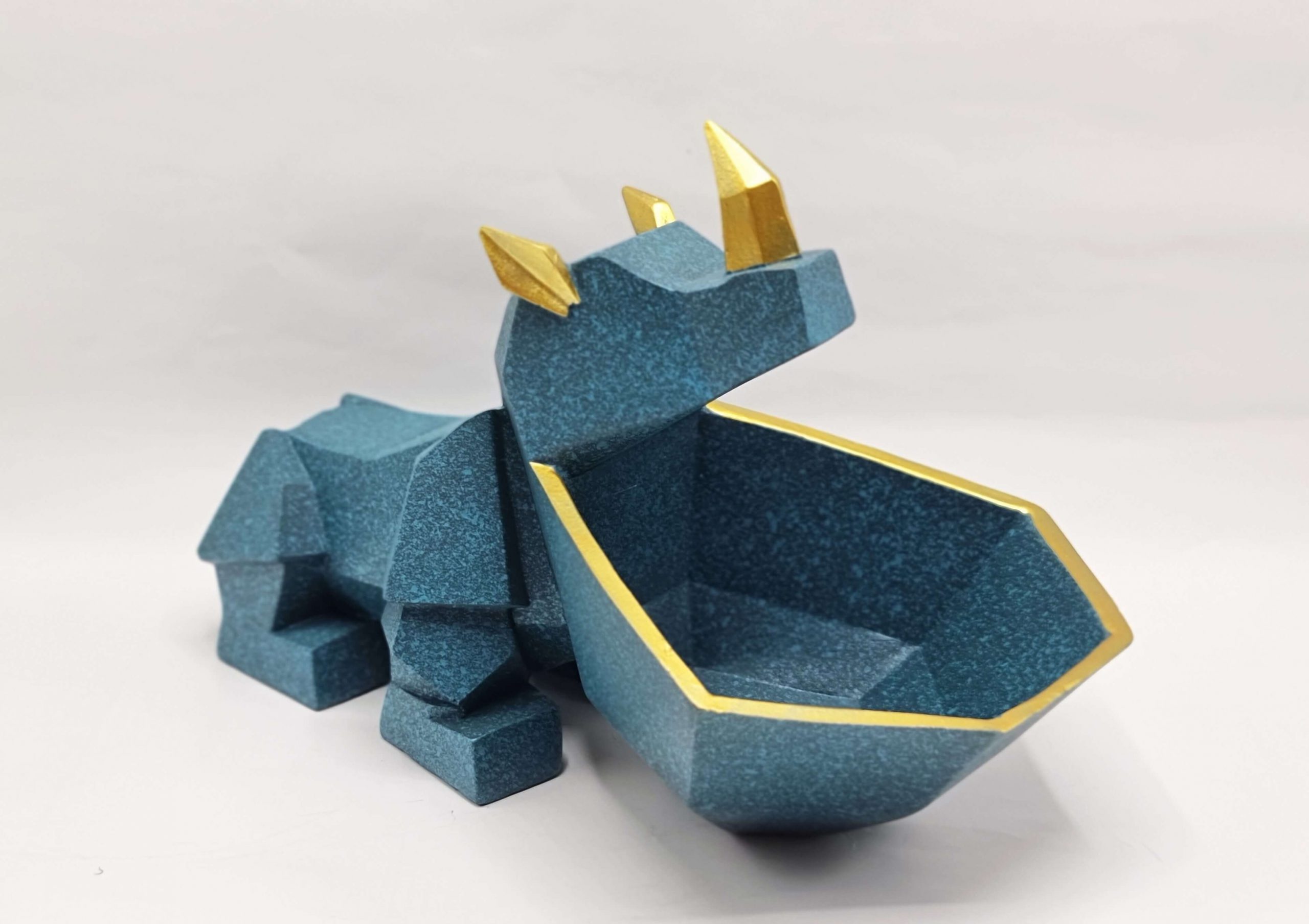 Статуэтка хранитель Носорог, аквамарин для бизнеса