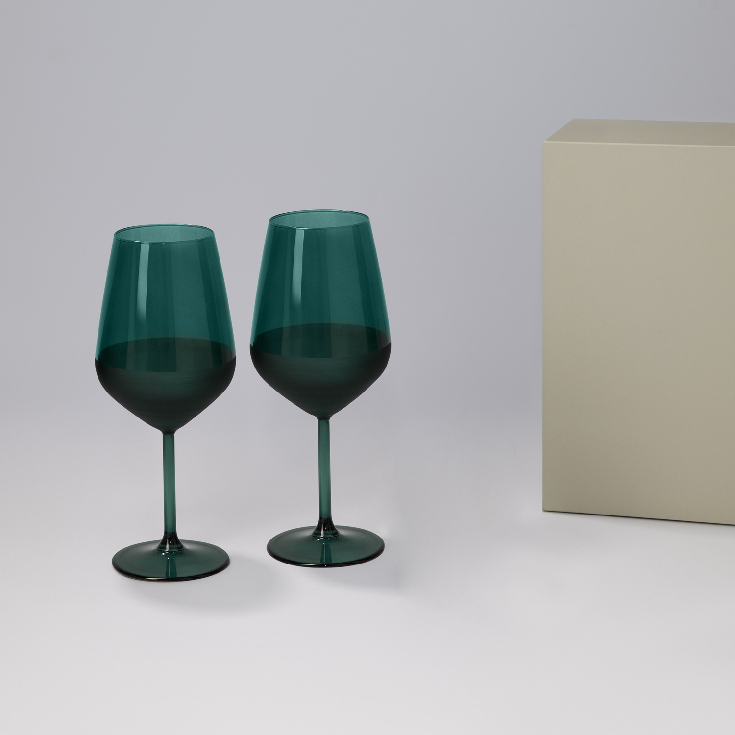 Подарочный набор 2 бокала для вина Эмеральд (Emerald) в серой коробке для бизнеса