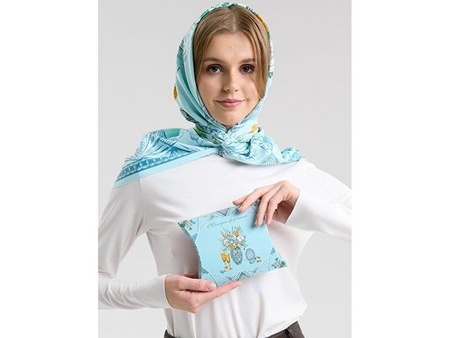 Платок «Мелодия хрусталя», голубой с логотипом компании. Цена 2 425 ₽. Артикул AROA94939