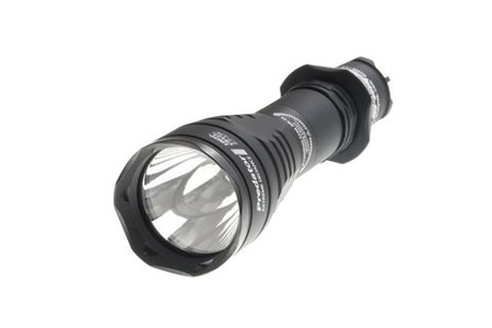 Фонарь светодиодный тактический Armytek Predator v3, 930 лм, теплый свет, аккумулятор