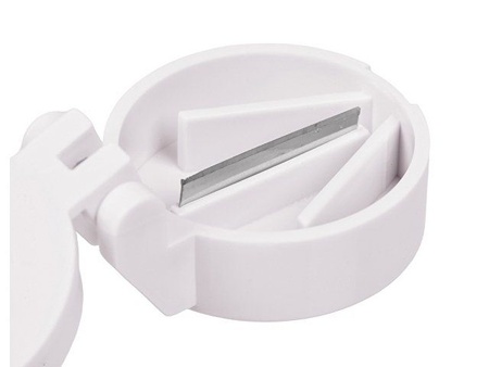 Футляр для мелочей с измельчителем "Avicenna", белый с логотипом компании. Цена 171 ₽. Артикул AROA739556